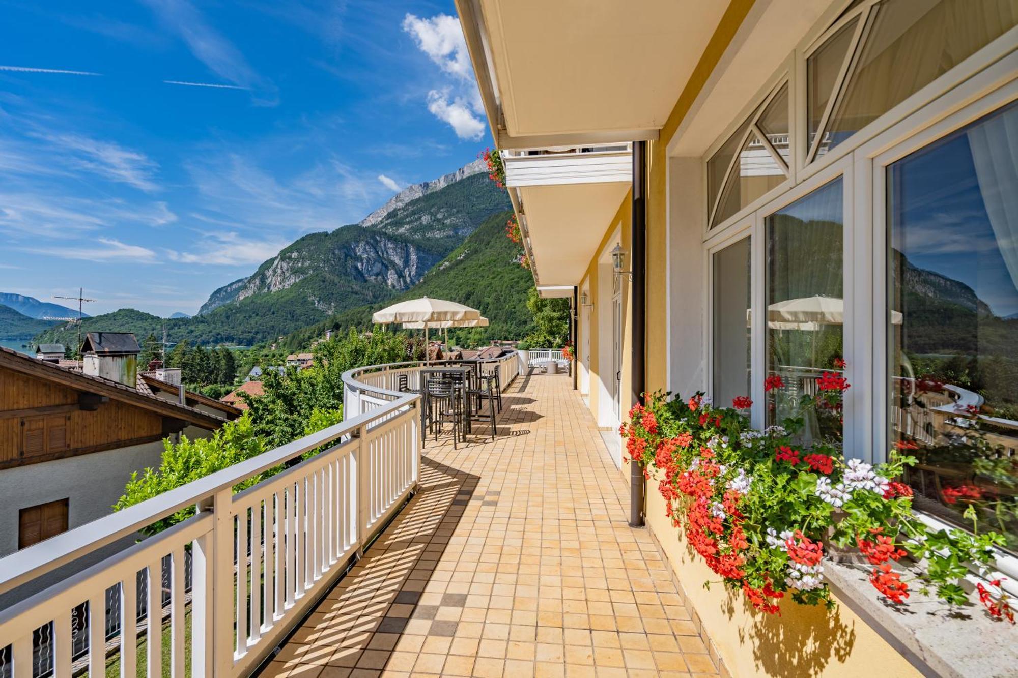 Europa 3* Molveno